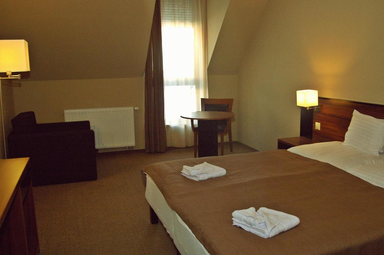Bed and Breakfast Fiáker Panzió Zalaszentgrót Exterior foto
